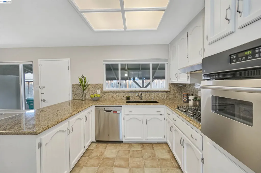2333 Darwin Street Hayward CA 94545