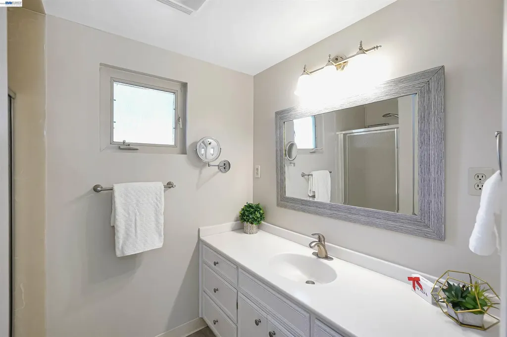 2333 Darwin Street Hayward CA 94545