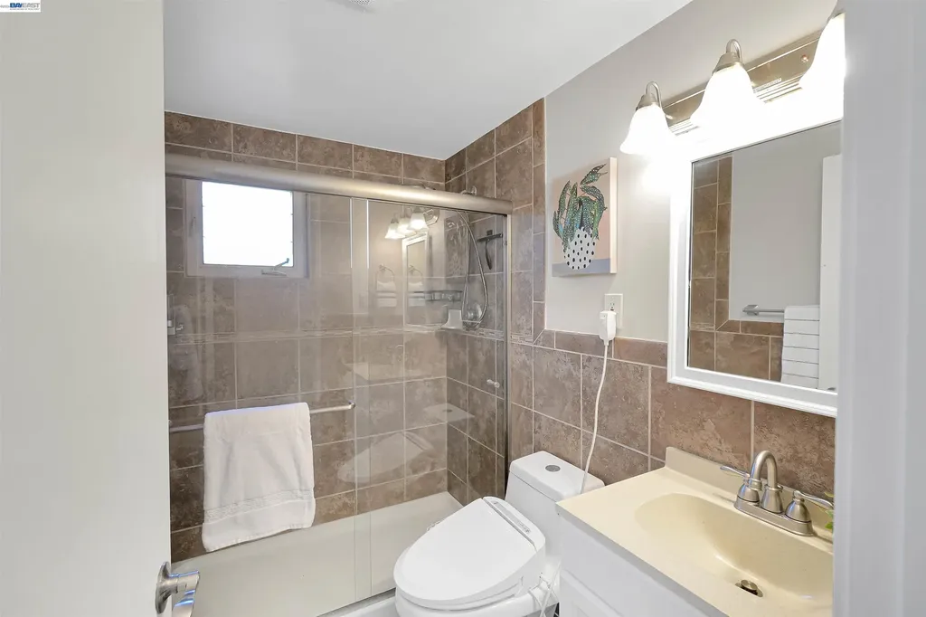 2333 Darwin Street Hayward CA 94545