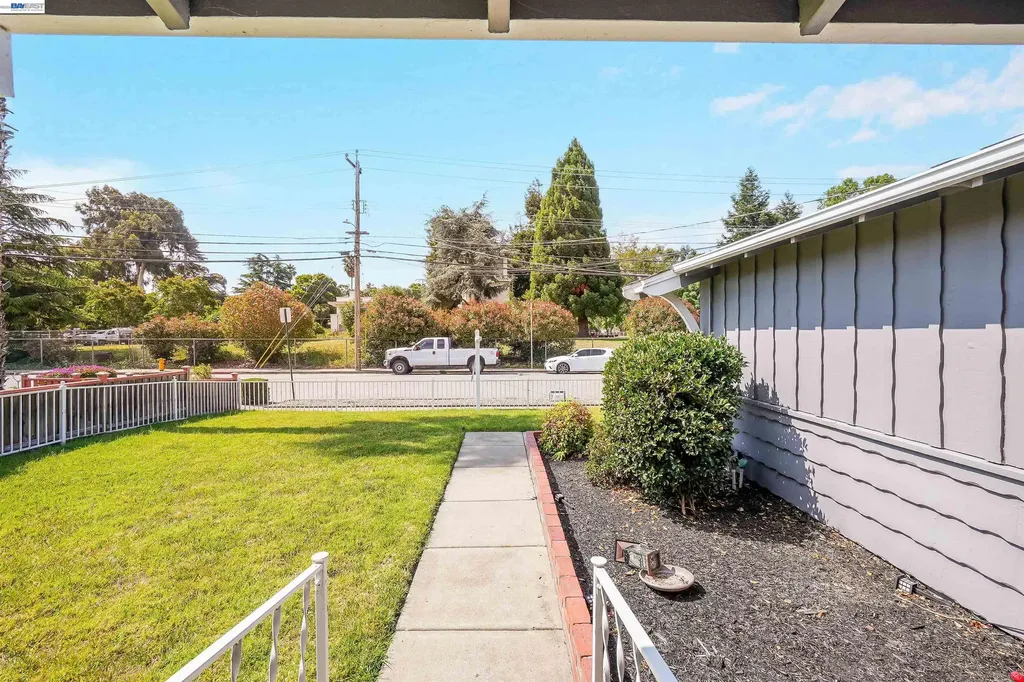 2333 Darwin Street Hayward CA 94545