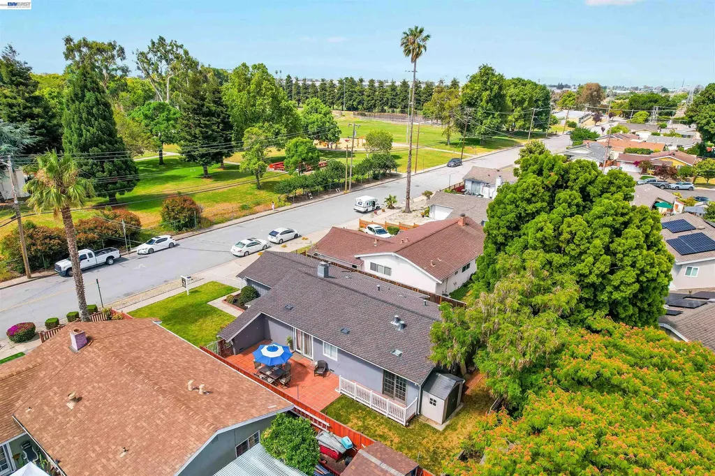 2333 Darwin Street Hayward CA 94545