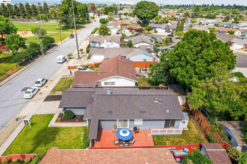 2333 Darwin Street Hayward CA 94545