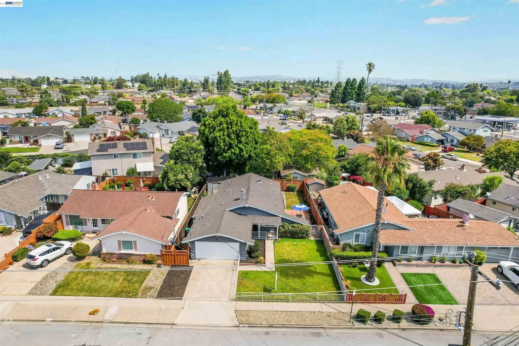 2333 Darwin Street Hayward CA 94545