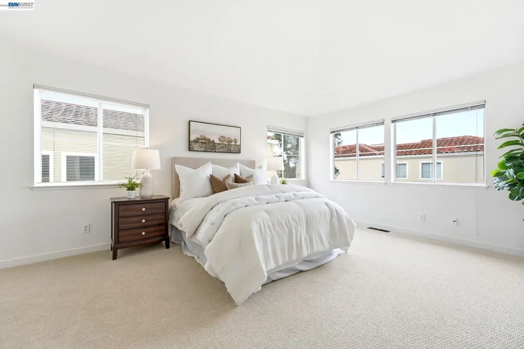154 Asby Bay Alameda CA 94502