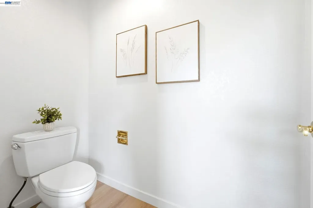 154 Asby Bay Alameda CA 94502