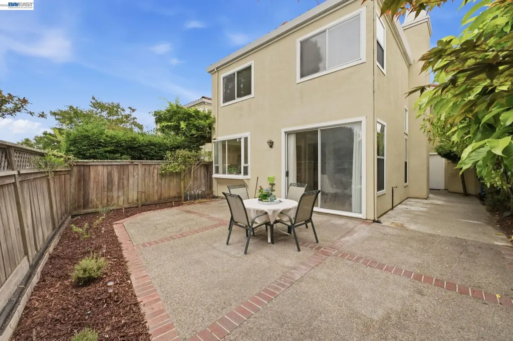 154 Asby Bay Alameda CA 94502