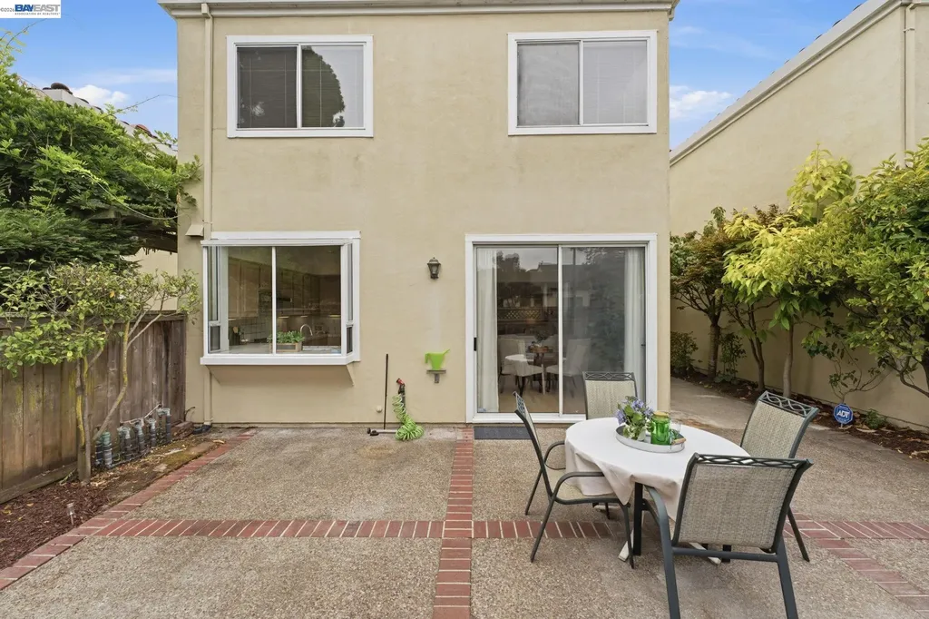 154 Asby Bay Alameda CA 94502
