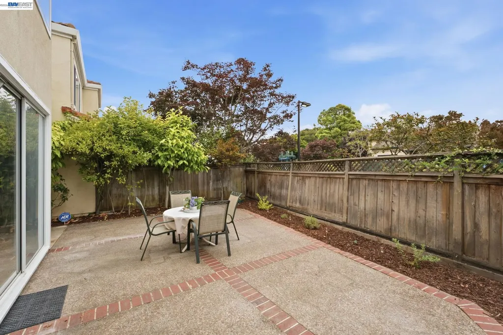 154 Asby Bay Alameda CA 94502