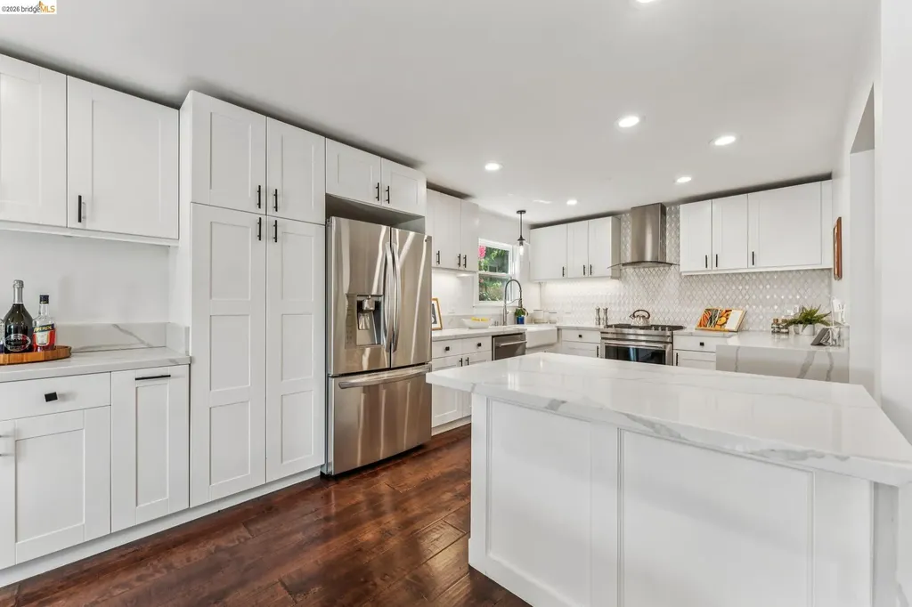 2028 Damuth Oakland CA 94602