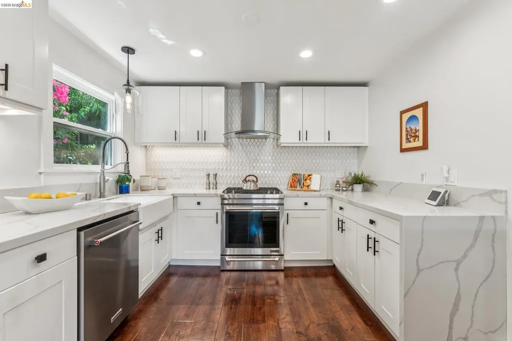 2028 Damuth Oakland CA 94602