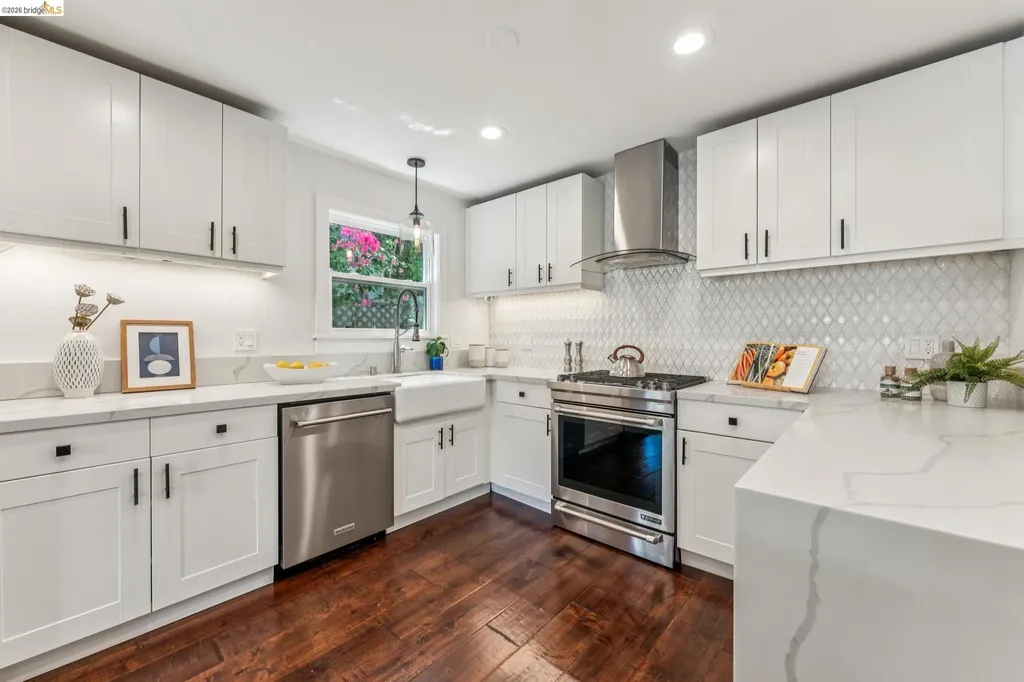 2028 Damuth Oakland CA 94602