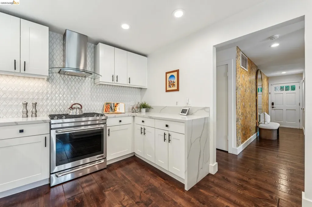 2028 Damuth Oakland CA 94602