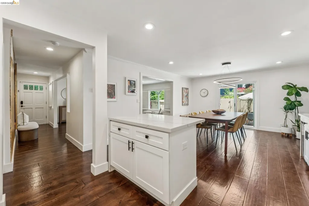 2028 Damuth Oakland CA 94602