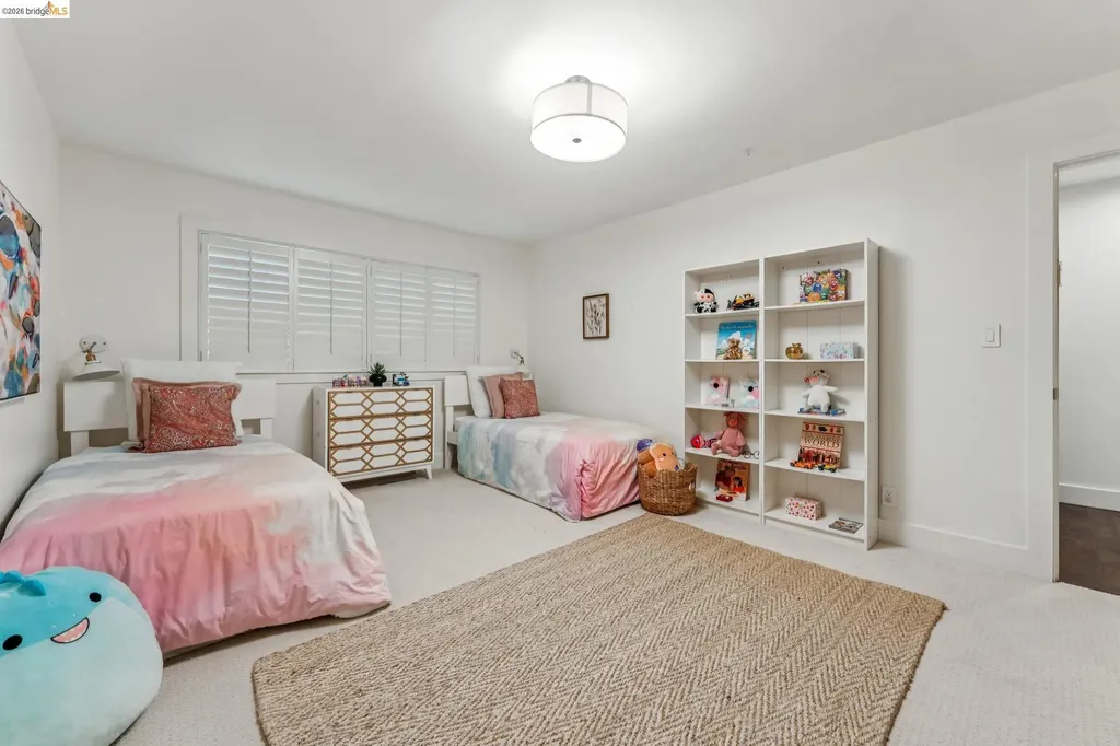 2028 Damuth Oakland CA 94602