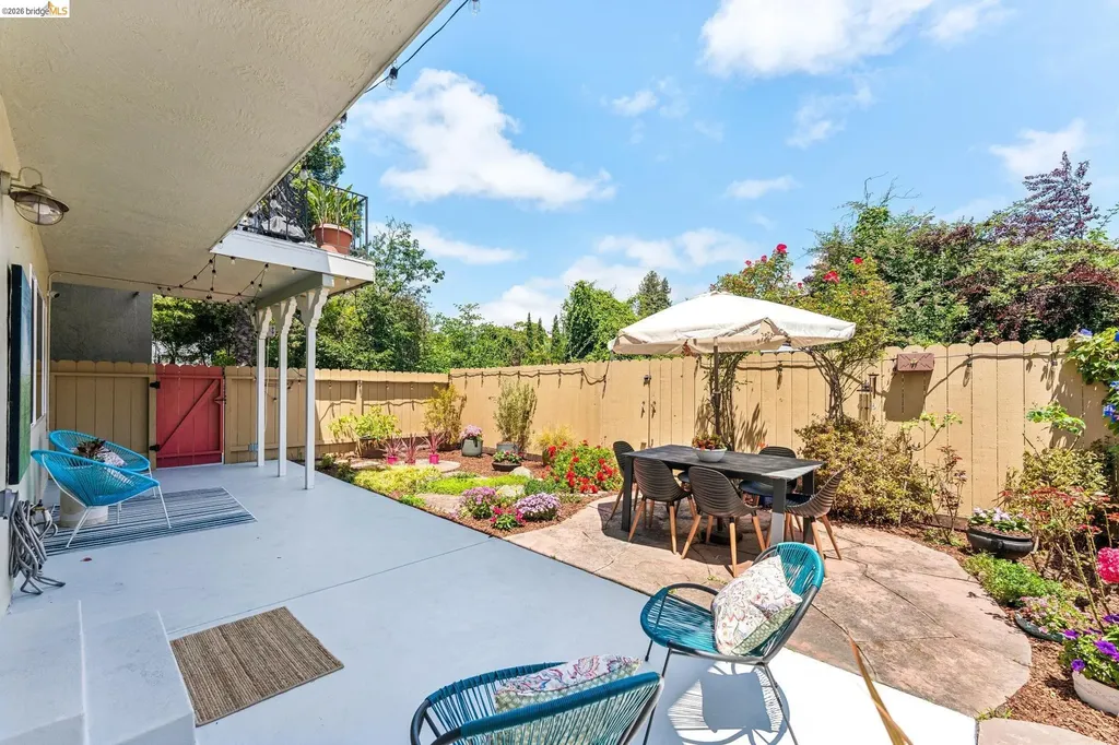 2028 Damuth Oakland CA 94602