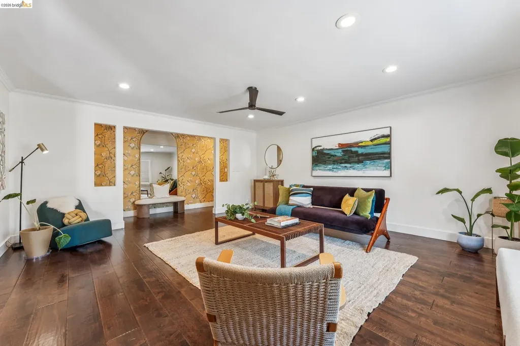 2028 Damuth Oakland CA 94602