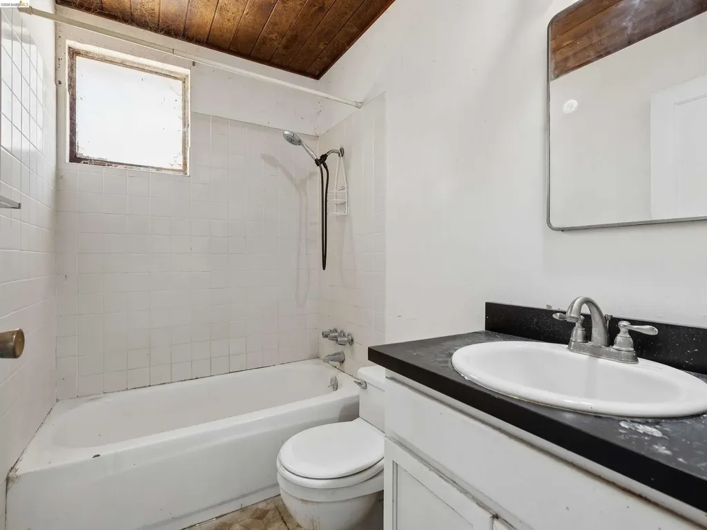 456 La Jolla Street Vallejo CA 94591