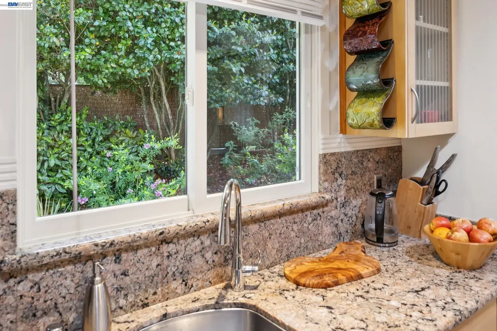55 Asilomar Circle Oakland CA 94611
