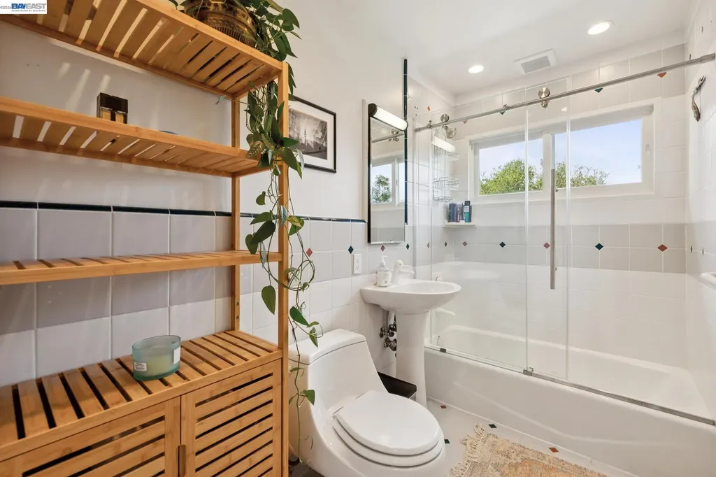55 Asilomar Circle Oakland CA 94611