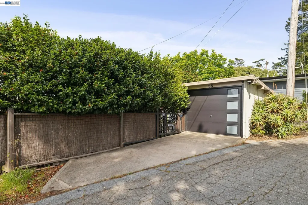55 Asilomar Circle Oakland CA 94611