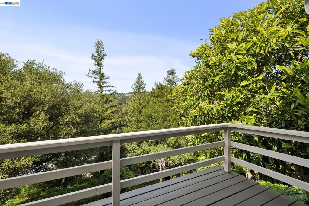 55 Asilomar Circle Oakland CA 94611