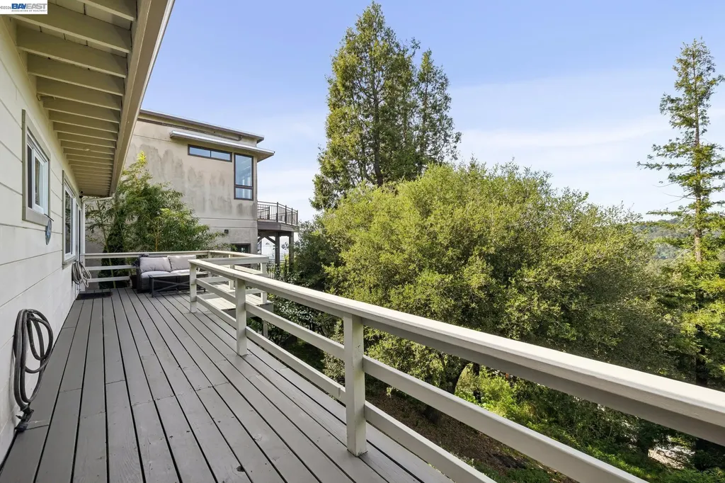 55 Asilomar Circle Oakland CA 94611