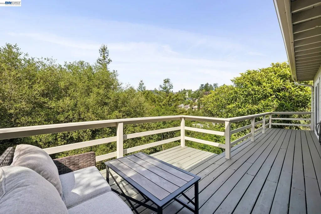 55 Asilomar Circle Oakland CA 94611