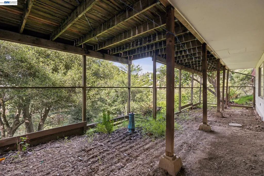 55 Asilomar Circle Oakland CA 94611