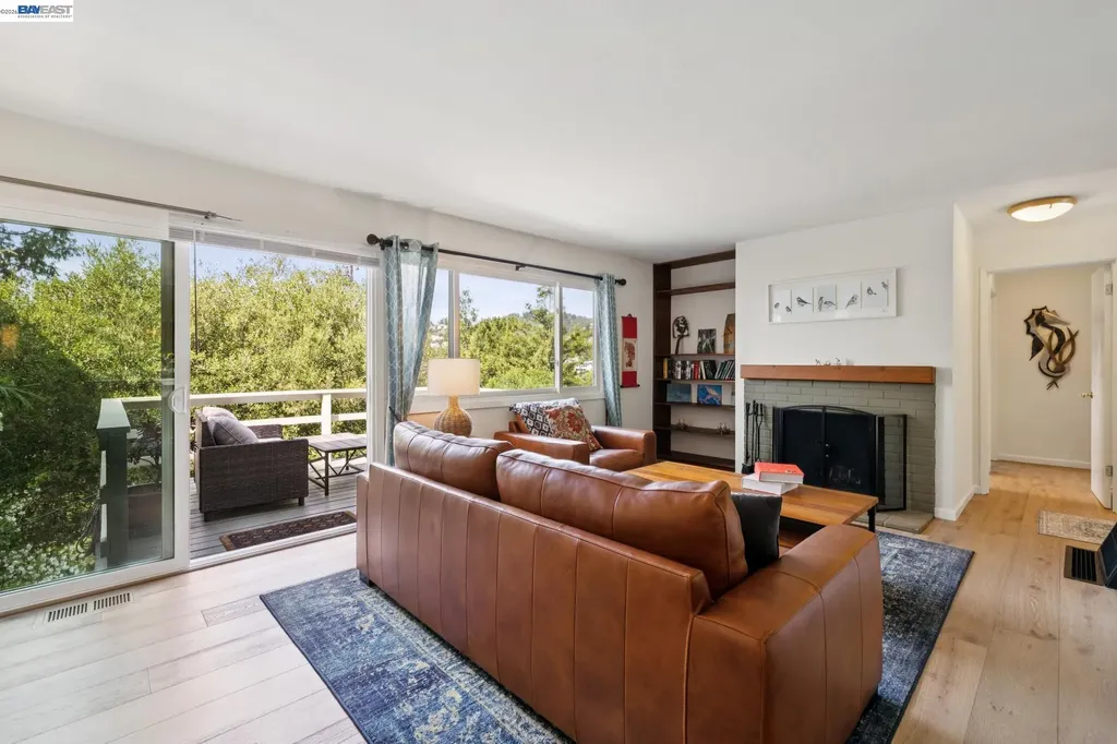 55 Asilomar Circle Oakland CA 94611