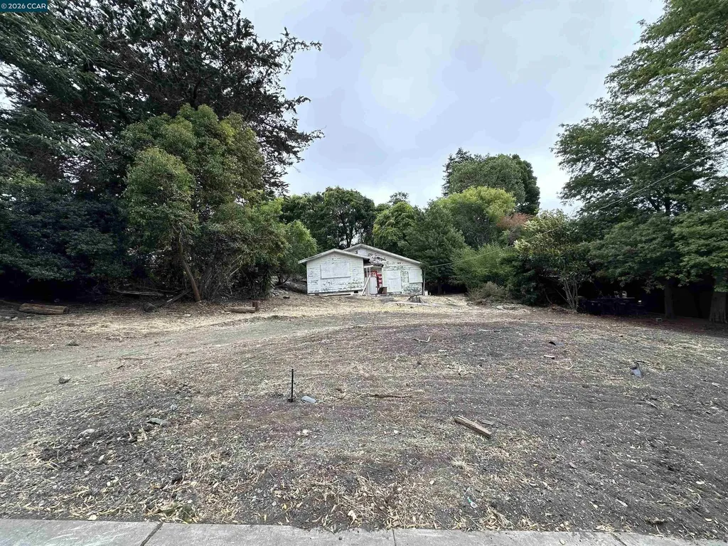 534 La Paloma Road El Sobrante CA 94803