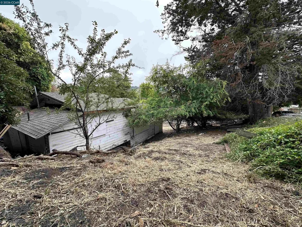 534 La Paloma Road El Sobrante CA 94803