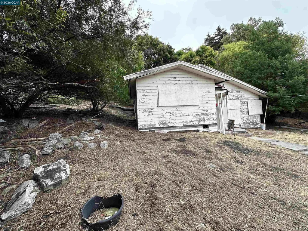 534 La Paloma Road El Sobrante CA 94803