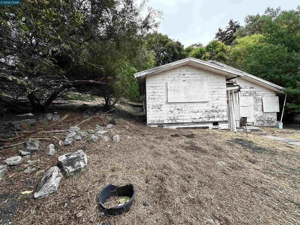 534 La Paloma Road El Sobrante CA 94803