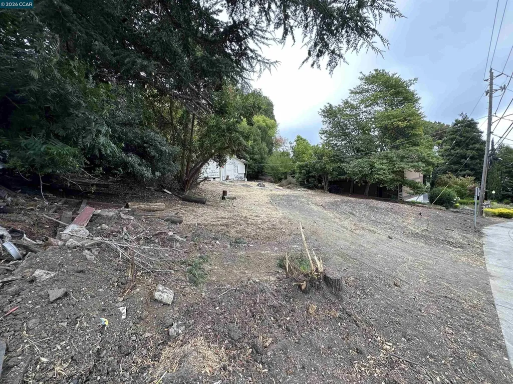 534 La Paloma Road El Sobrante CA 94803