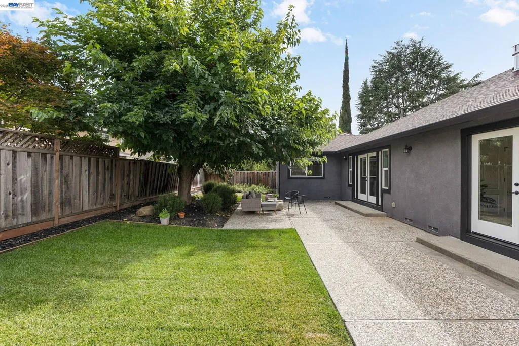 5514 Paseo Navarro Pleasanton CA 94566
