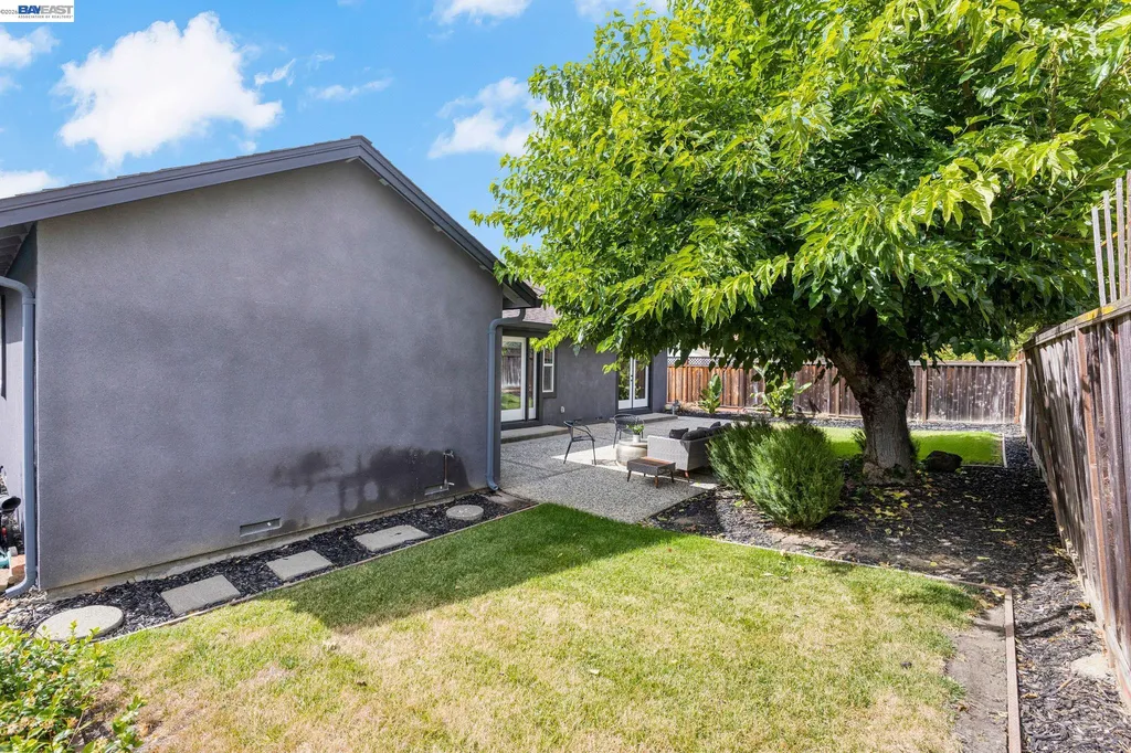 5514 Paseo Navarro Pleasanton CA 94566