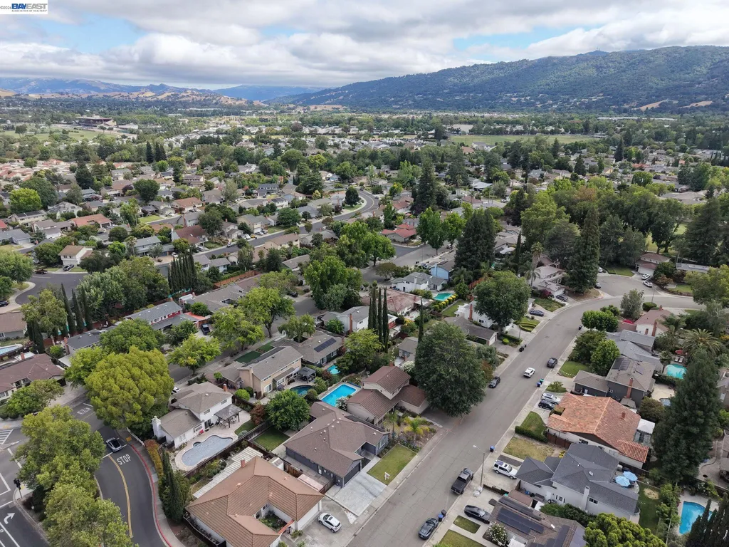 5514 Paseo Navarro Pleasanton CA 94566