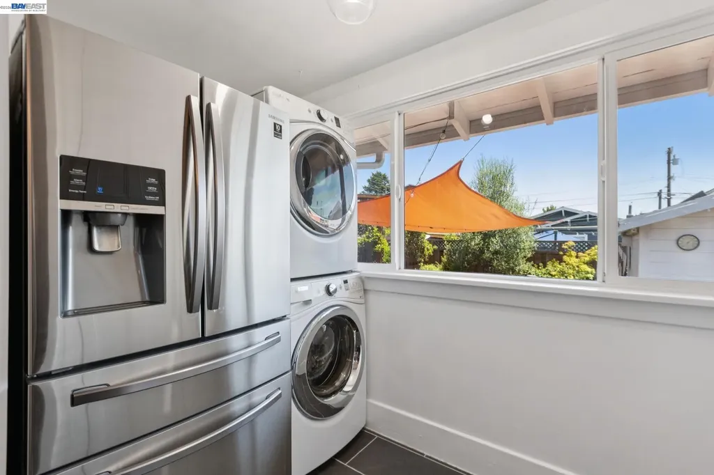2724 Seminary Avenue Oakland CA 94605