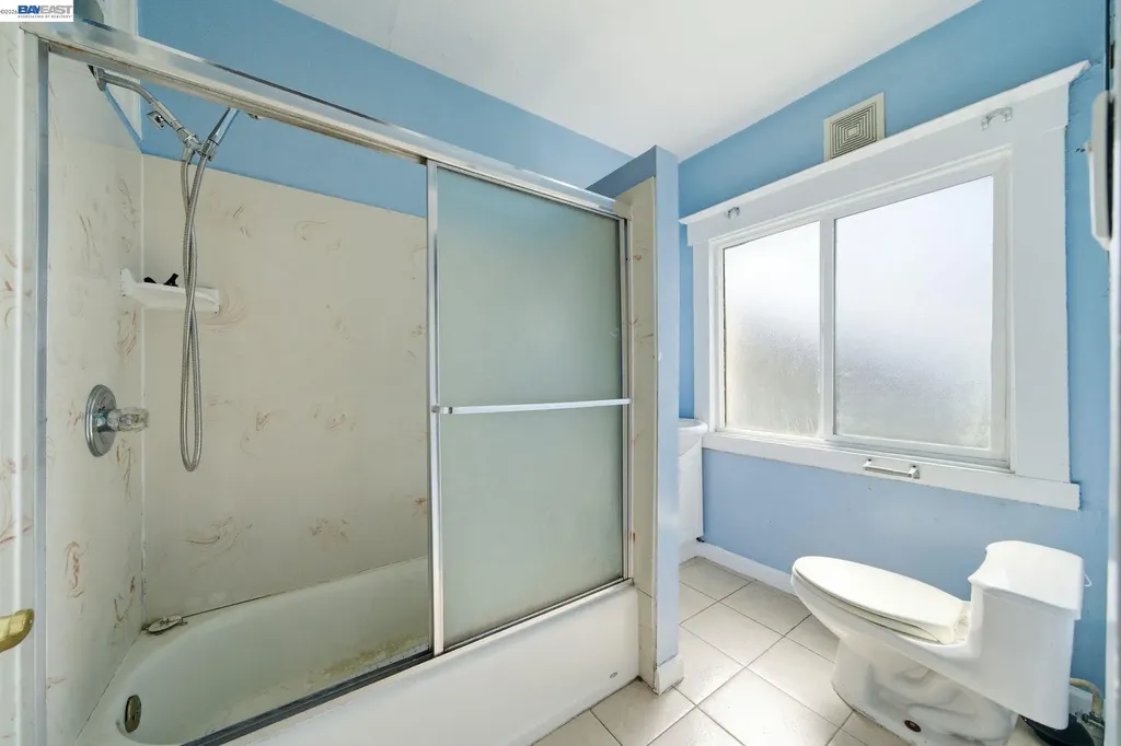 5315 Cole Street Oakland CA 94601