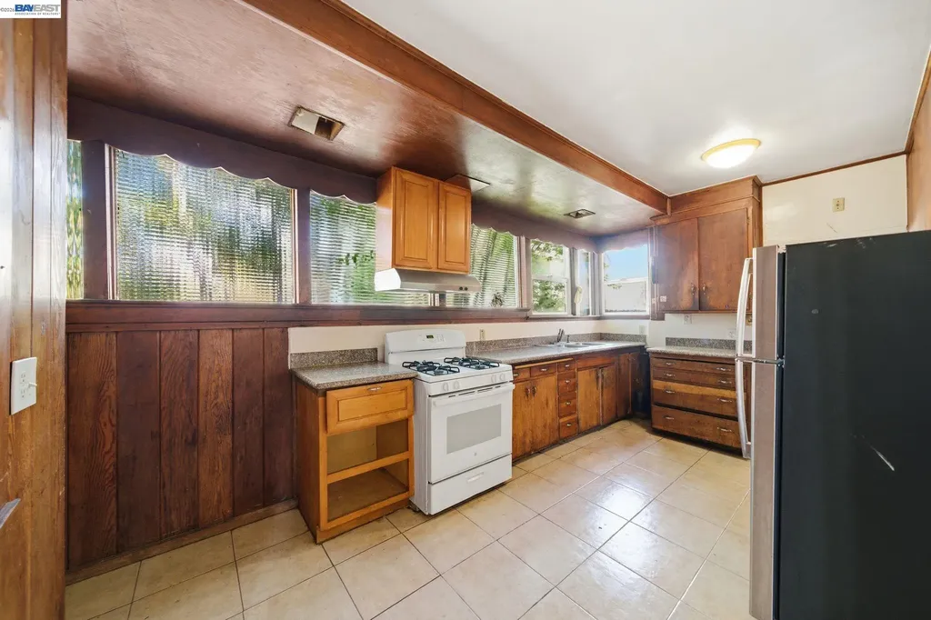 5315 Cole Street Oakland CA 94601