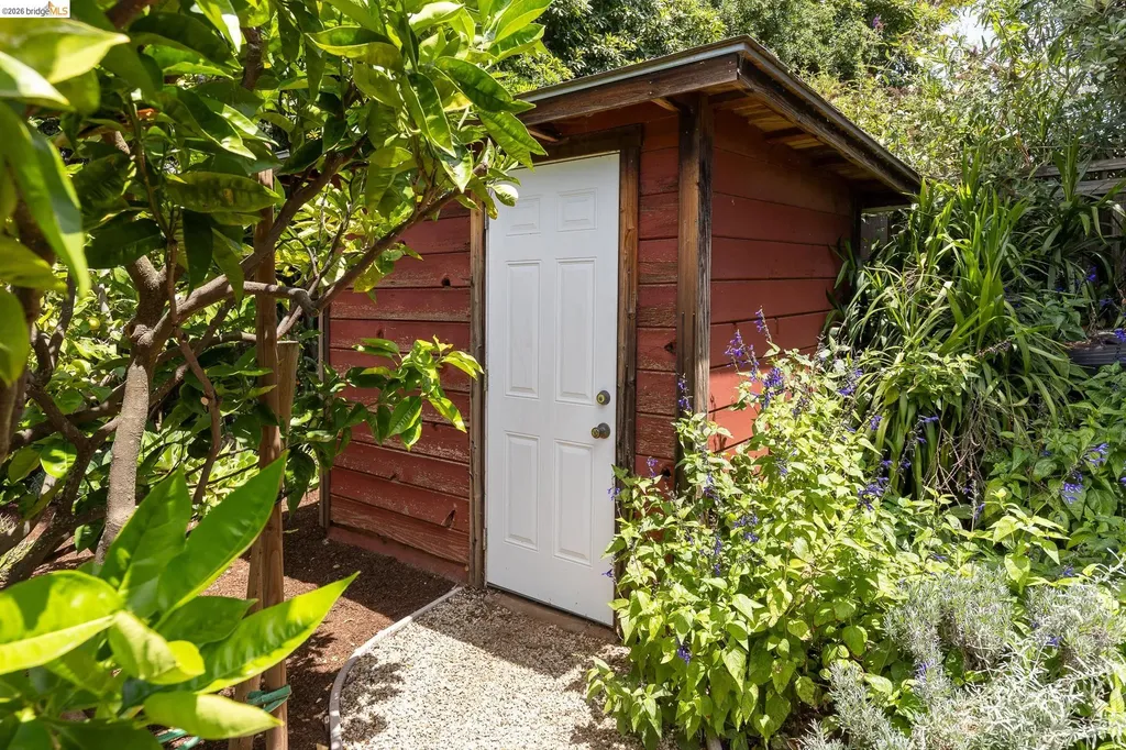 4434 Davenport Avenue Oakland CA 94619
