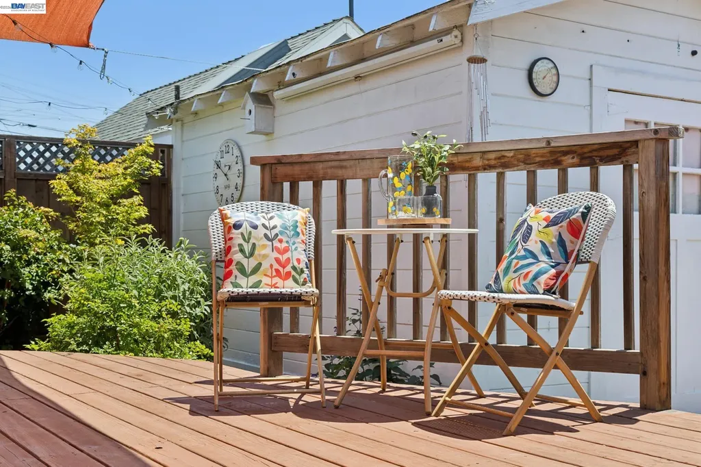 2724 Seminary Avenue Oakland CA 94605