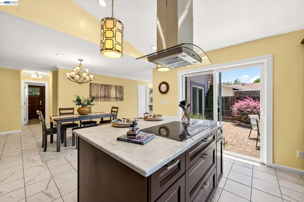 2358 Crestline Road Pleasanton CA 94566