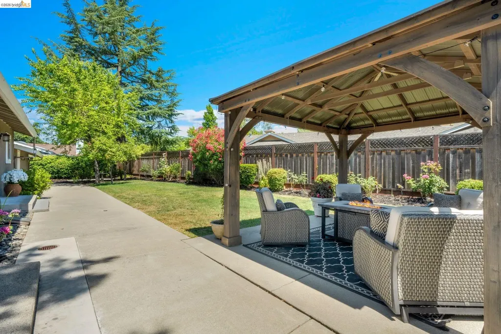 1131 Camino Tassajara Danville CA 94526