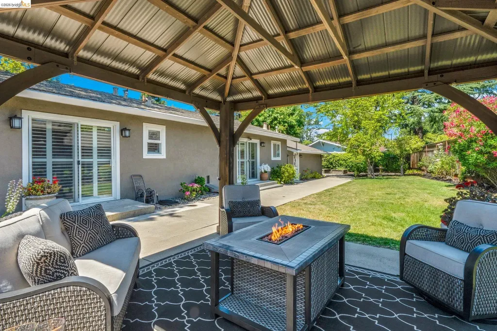 1131 Camino Tassajara Danville CA 94526