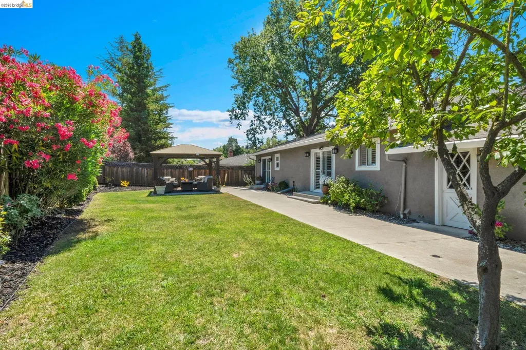 1131 Camino Tassajara Danville CA 94526