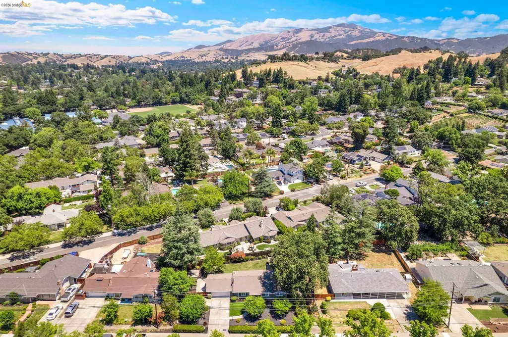 1131 Camino Tassajara Danville CA 94526