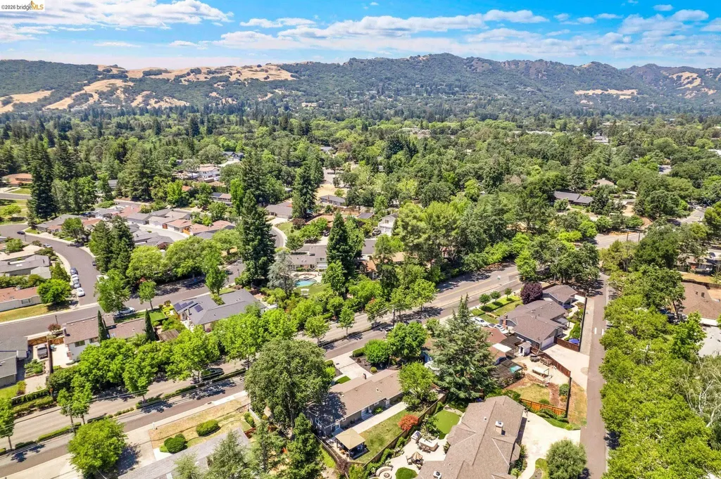 1131 Camino Tassajara Danville CA 94526