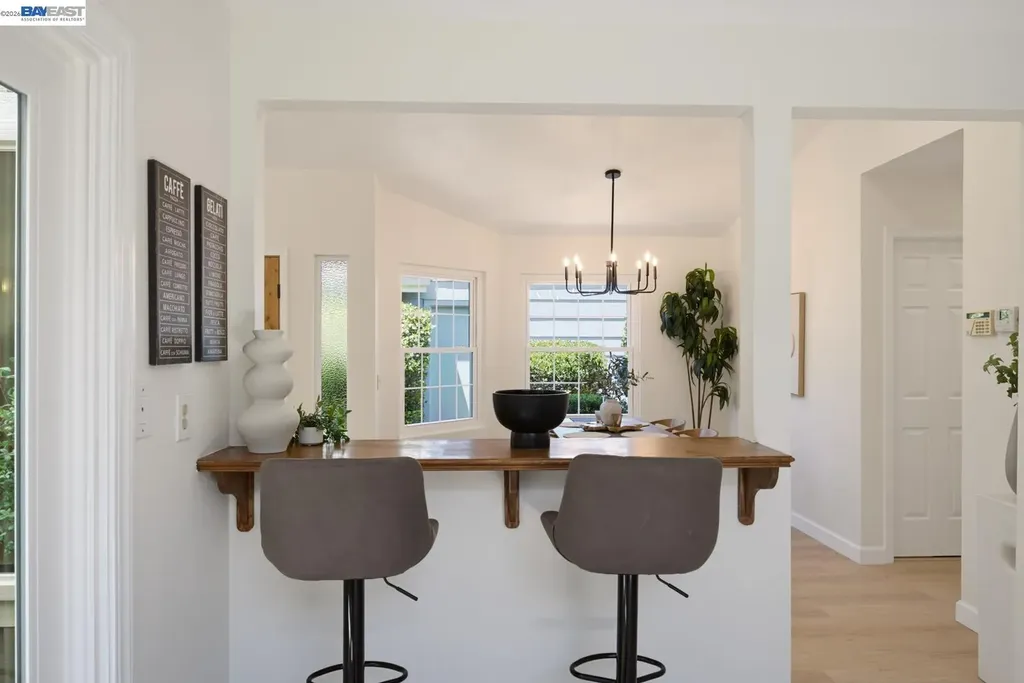 135 Avington Road Alameda CA 94502
