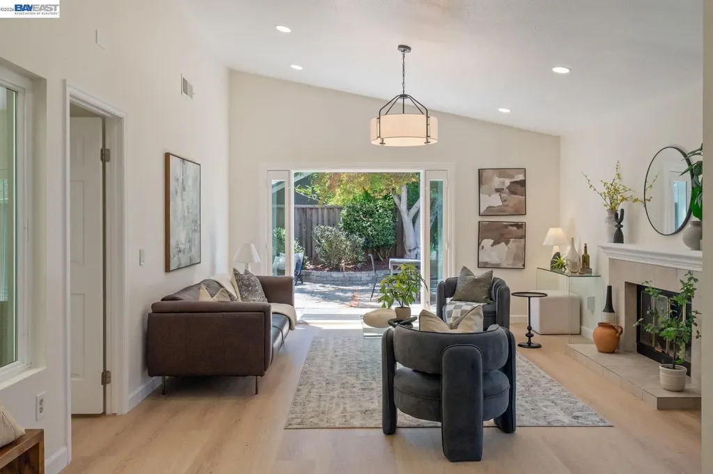 135 Avington Road Alameda CA 94502